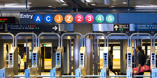 L’IA d’Evolv : les portiques de sécurité du métro new-yorkais passent à la vitesse supérieure