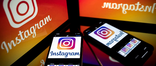 Instagram ouvert sur plusieurs smartphones