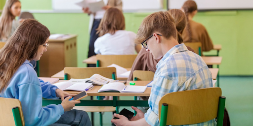 Rentrée 2024 : découvrez la révolution de la pause numérique dans les collèges !