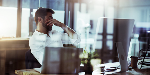 Travail numérique : comment concilier productivité et bien-être face au stress et à la FOMO ?