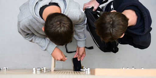 Déconnectés pour mieux apprendre : 2 ans de pause numérique dans un collège lorientais