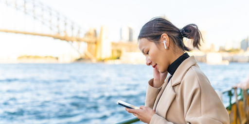 Les Australiens ne peuvent plus s’en passer : écouter des podcasts s’impose au quotidien !