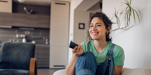 Télé en direct : comment résiste-t-elle à l’ère des TV connectées ?